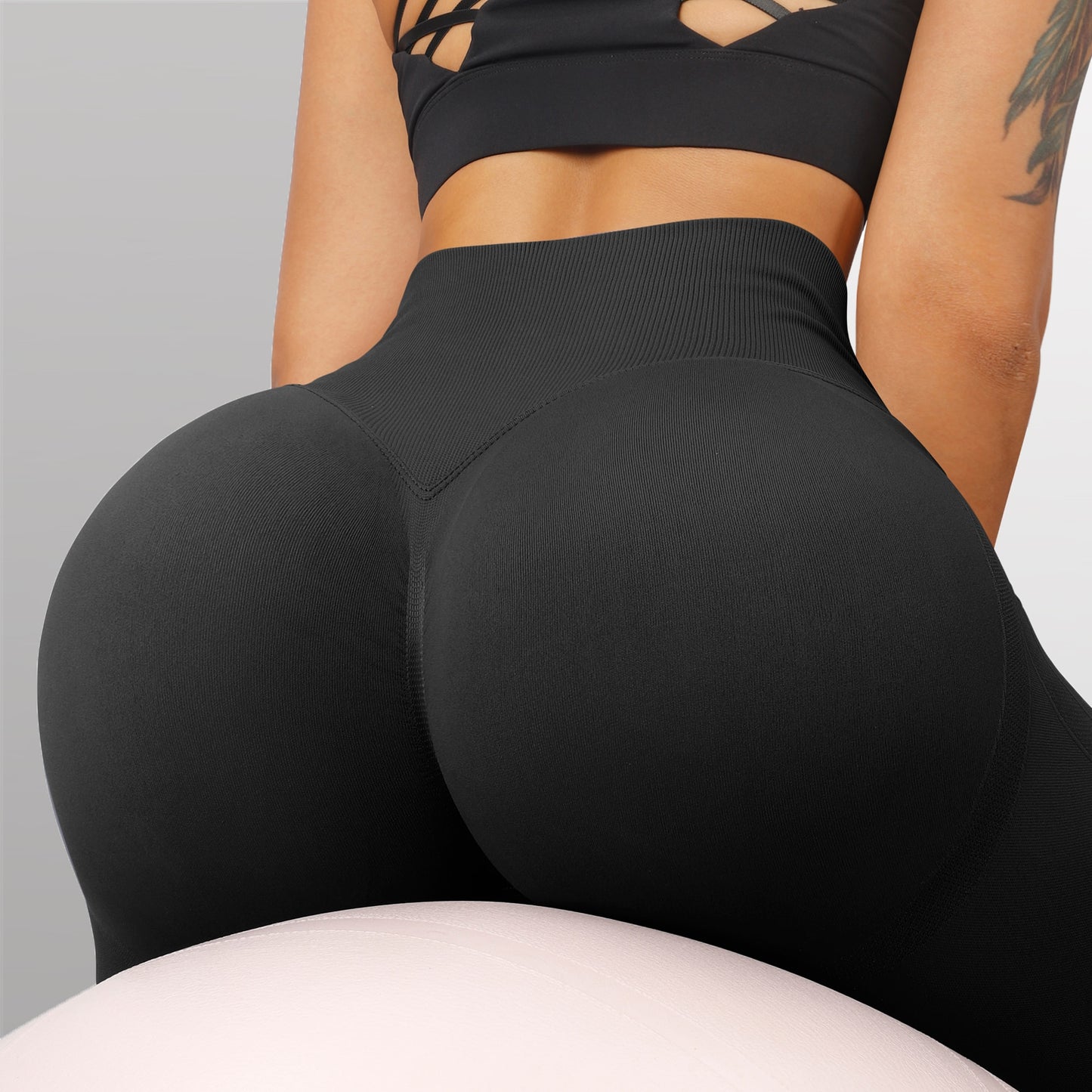 'GLOW 1/2' Seamless High Waisted Push Up Leggings