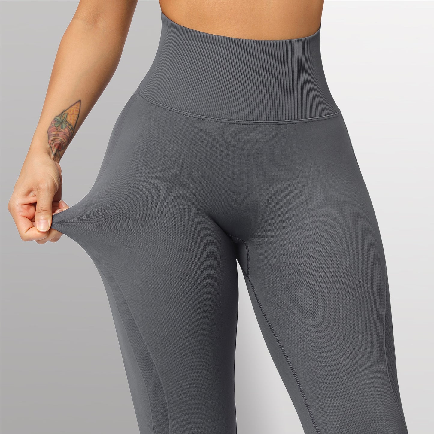 'GLOW 1/2' Seamless High Waisted Push Up Leggings